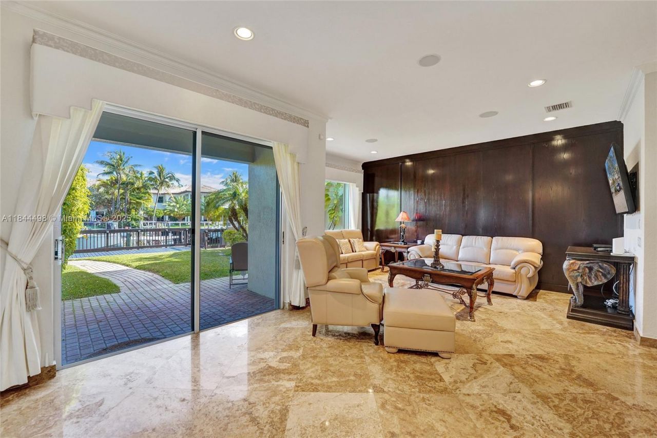 1375 Harbor Vw E, Hollywood, FL 33019 Photo