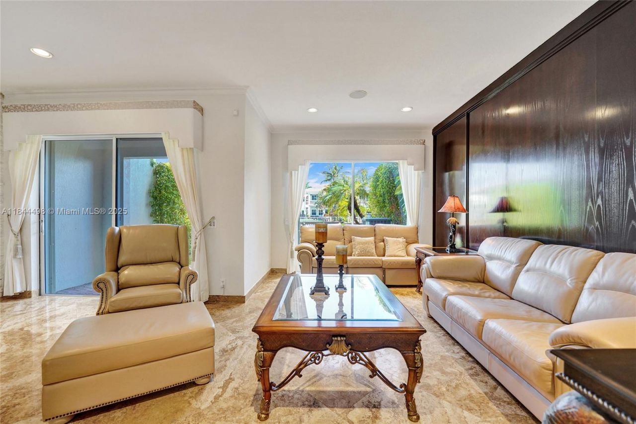 1375 Harbor Vw E, Hollywood, FL 33019 Photo