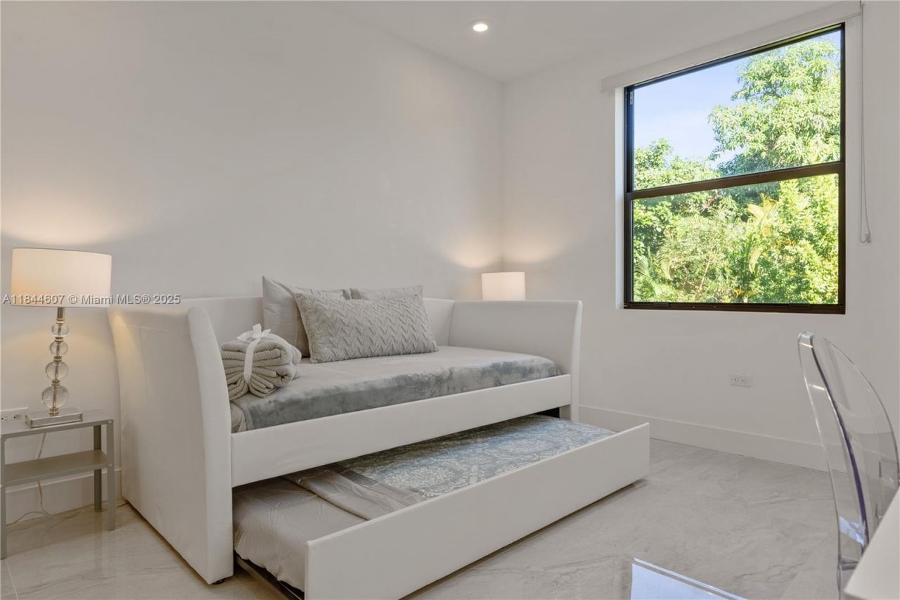 2887 SW 33rd Ave, Miami, FL 33133 Photo