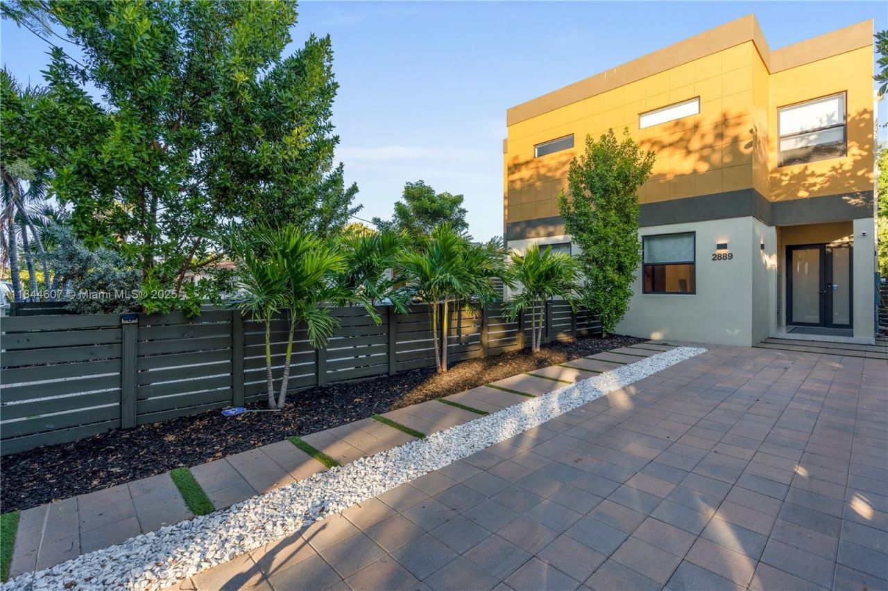 2887 SW 33rd Ave, Miami, FL 33133 Photo