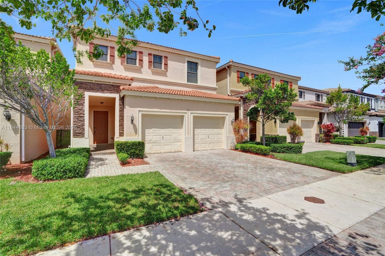 643 NE 191st Ter, Miami, FL 33179 Photo