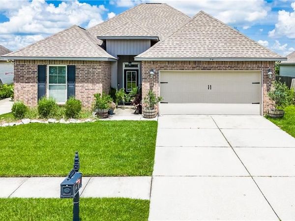 214 ASHTON OAKS Lane, Luling, LA 70070
