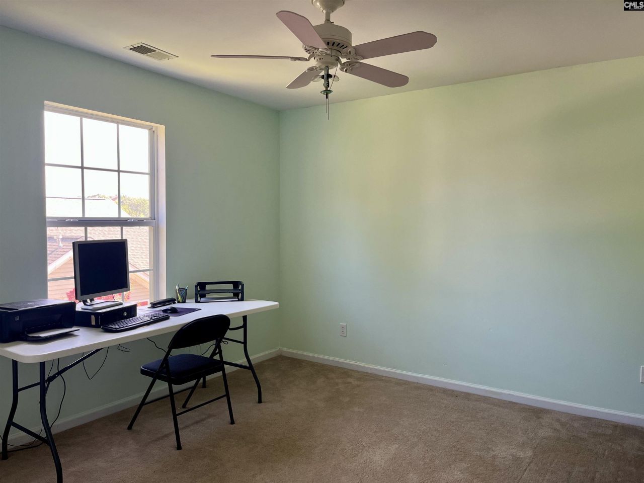 100 Recluse Street Photo 14