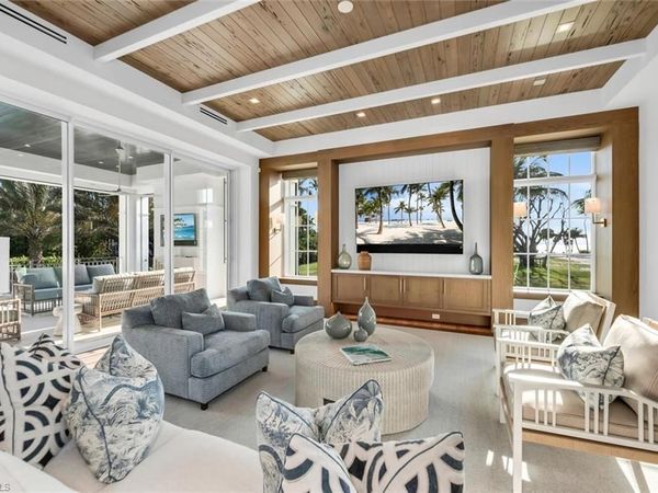 1835 Gulf Shore BLVD S, NAPLES, FL 34102