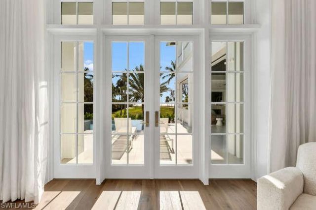 1835 Gulf Shore Blvd S, Naples, FL 34102 Photo