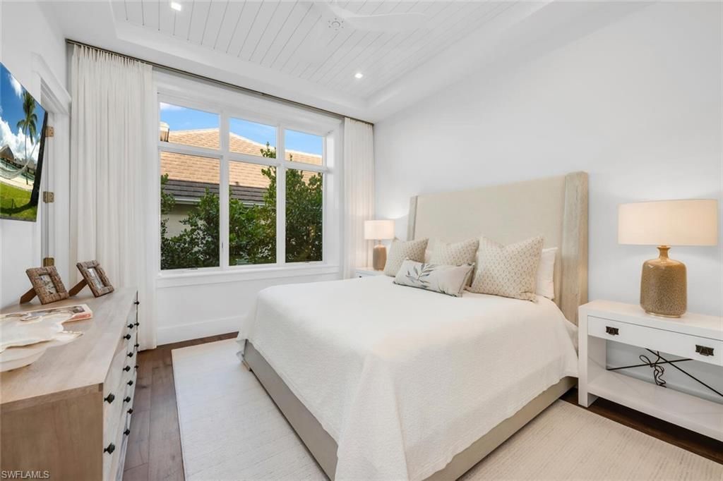 1835 Gulf Shore Blvd S, Naples, FL 34102 Photo