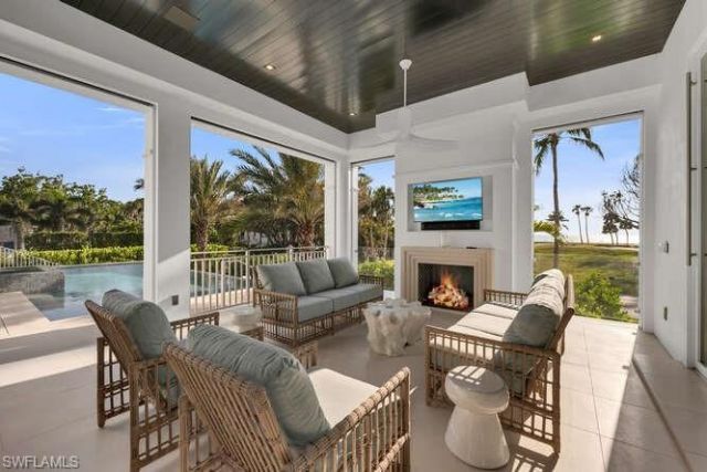 1835 Gulf Shore Blvd S, Naples, FL 34102 Photo