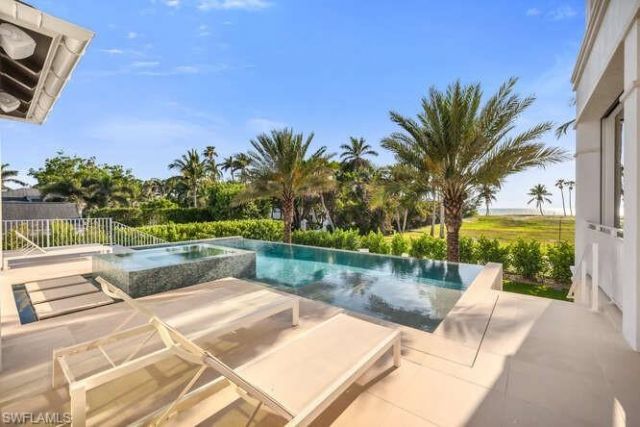 1835 Gulf Shore Blvd S, Naples, FL 34102 Photo