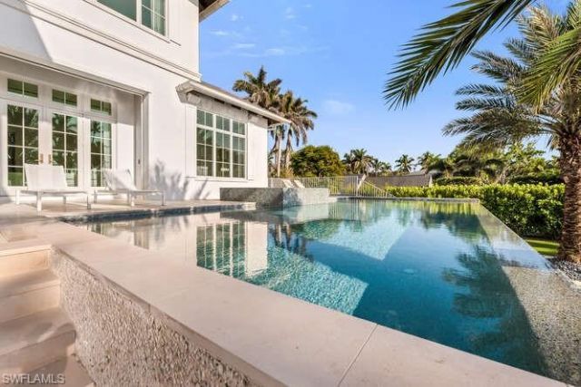 1835 Gulf Shore Blvd S, Naples, FL 34102 Photo