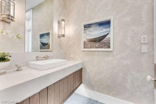 1835 Gulf Shore Blvd S, Naples, FL 34102 Photo