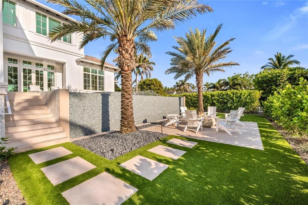 1835 Gulf Shore Blvd S, Naples, FL 34102 Photo