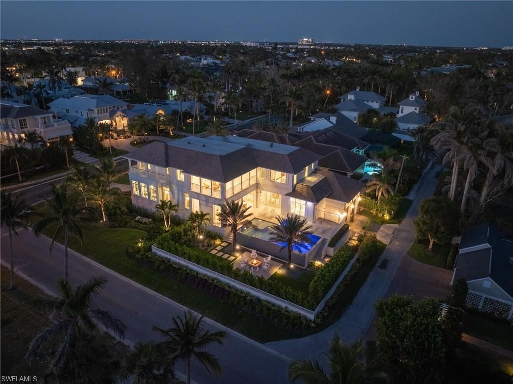 1835 Gulf Shore Blvd S, Naples, FL 34102 Photo