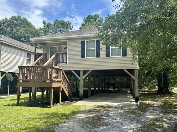 6275 W Itawamba Street, Bay Saint Louis, MS 39520