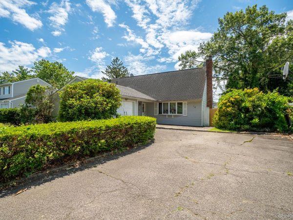 14 Arcadia Drive, Dix Hills, NY 11746