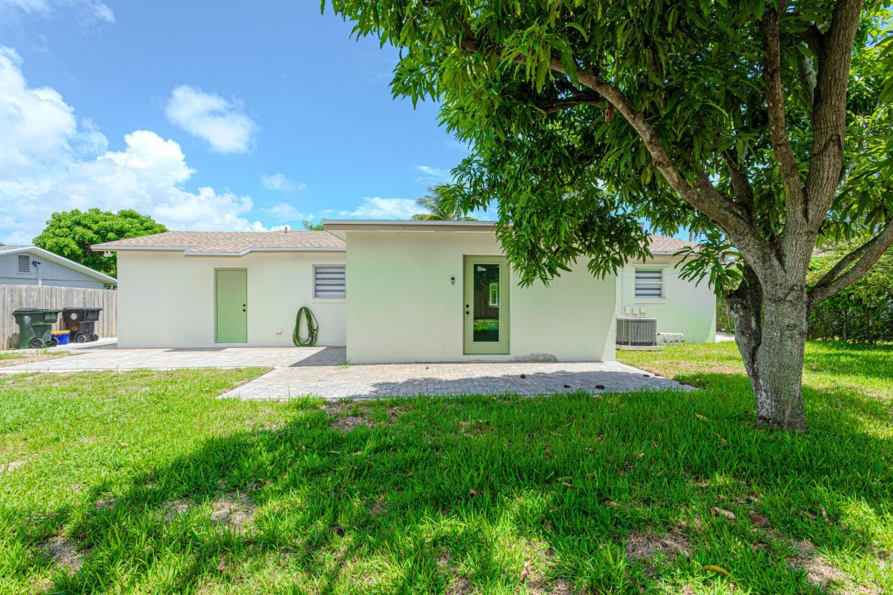1717 16th Court N, Lake Worth Beach, FL 33460 Photo
