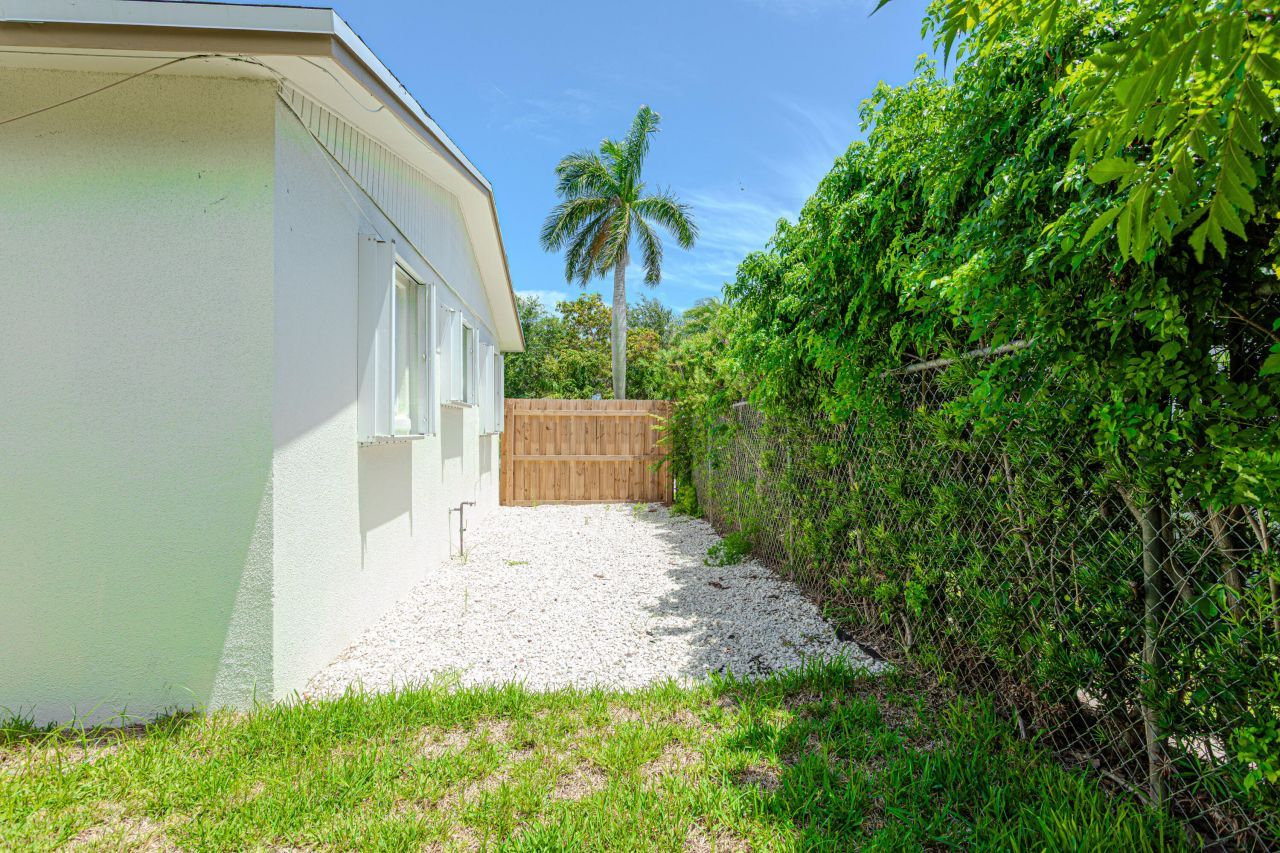 1717 16th Court N, Lake Worth Beach, FL 33460 Photo