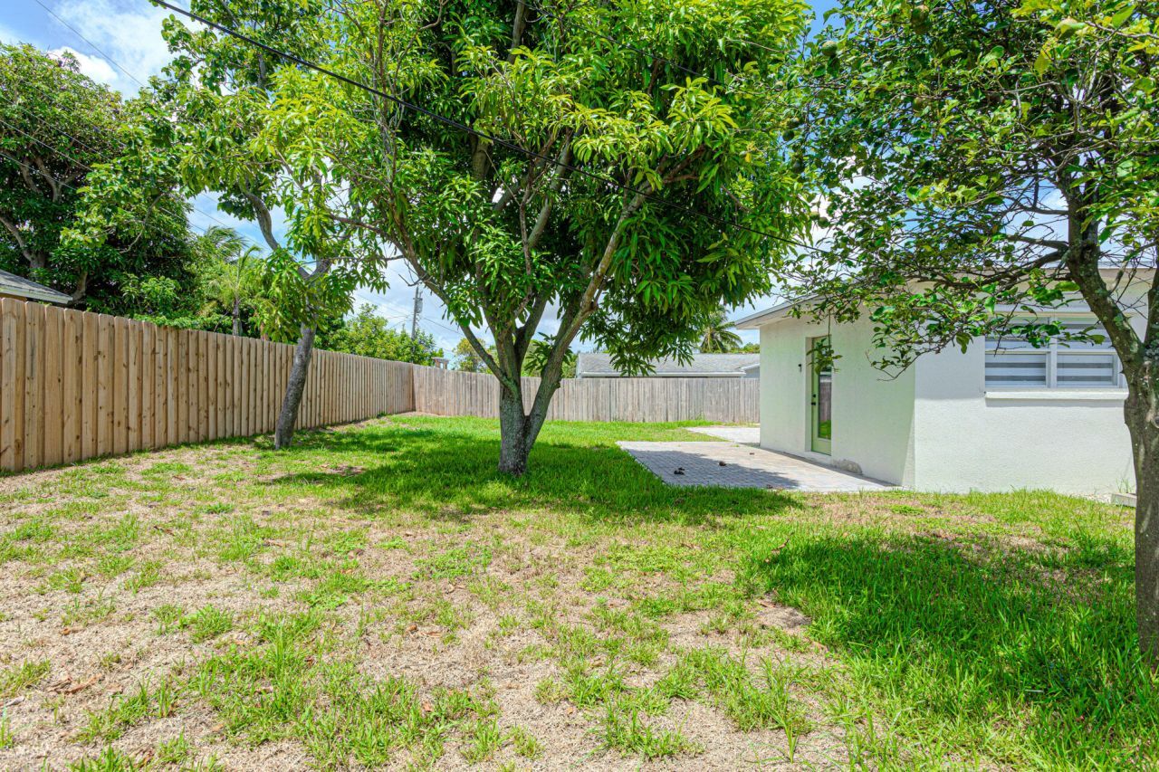 1717 16th Court N, Lake Worth Beach, FL 33460 Photo