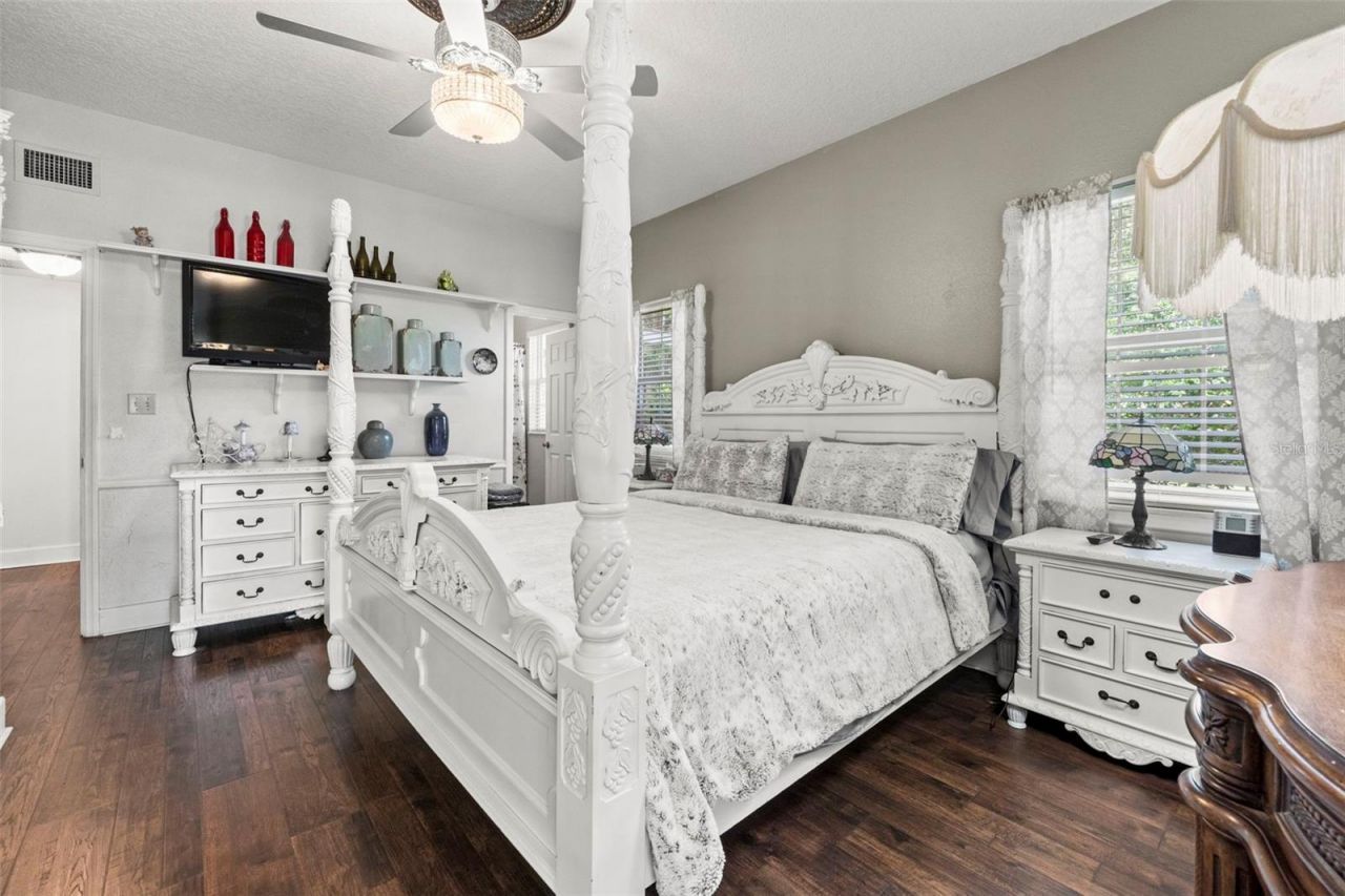 32137 Wolf Branch Lane, Sorrento, FL 32776 Photo