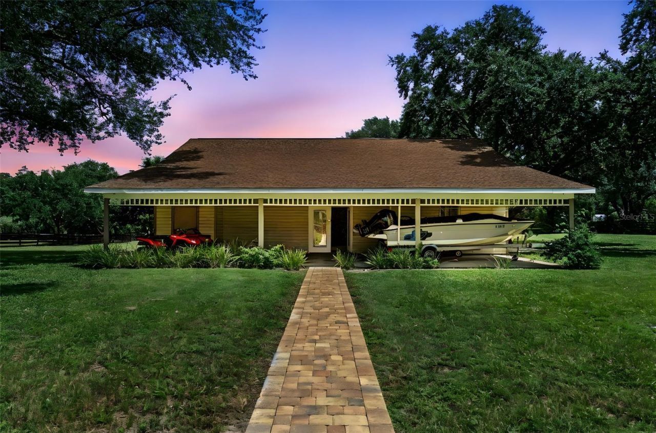 32137 Wolf Branch Lane, Sorrento, FL 32776 Photo