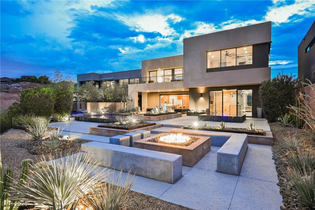 20 Falling Canyon Court, Henderson, NV 89011 Main Photo