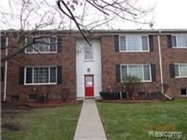 25300 SHIAWASEE Circle, Southfield, MI 48033