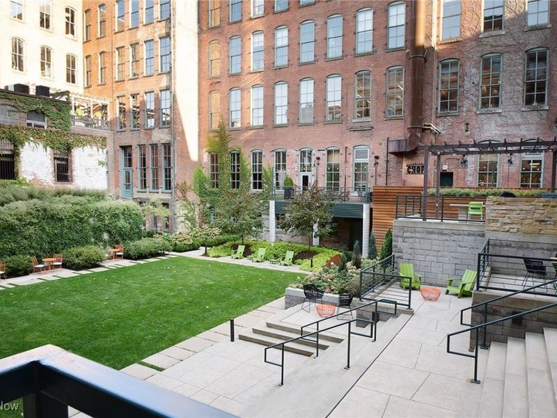 725 Johnson Court, Unit 311, Cleveland, OH 44113 Photo 14