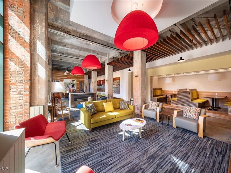 725 Johnson Court, Unit 311, Cleveland, OH 44113 Photo 4