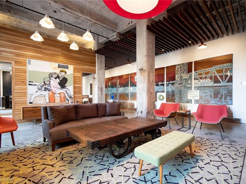 725 Johnson Court, Unit 311, Cleveland, OH 44113 Photo 5