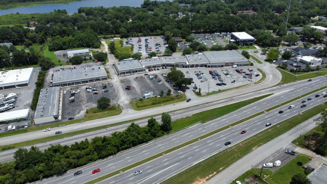 8780 Rivers Avenue Photo 10