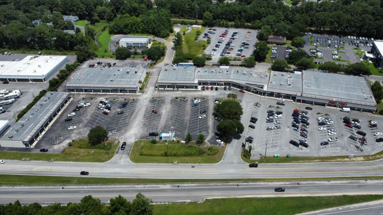 8780 Rivers Avenue Photo 12