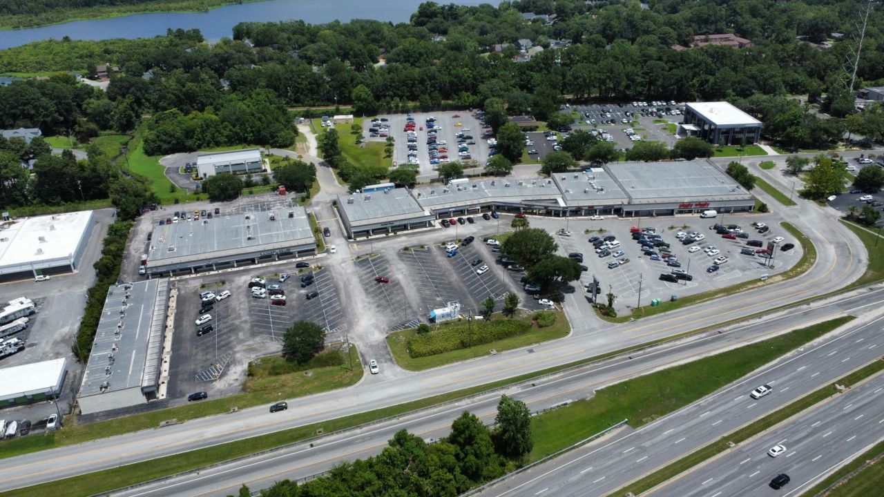 8780 Rivers Avenue Photo 8