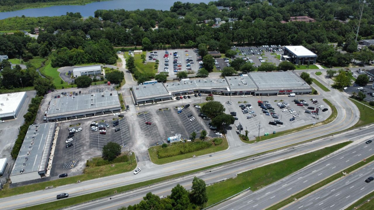 8780 Rivers Avenue Photo 9