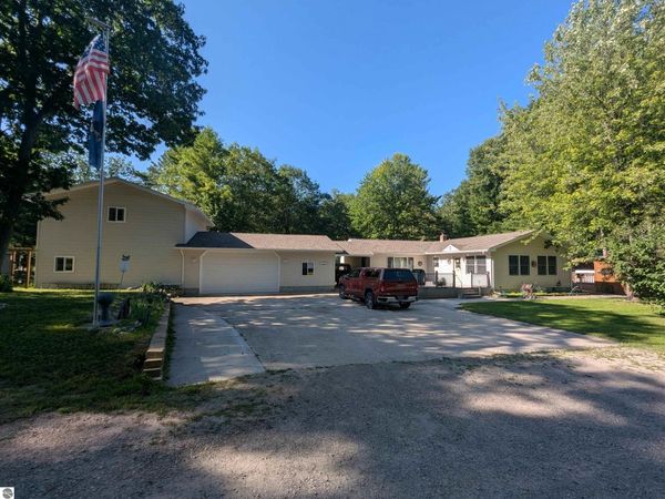 5314 16th Street E, Au Gres, MI 48703