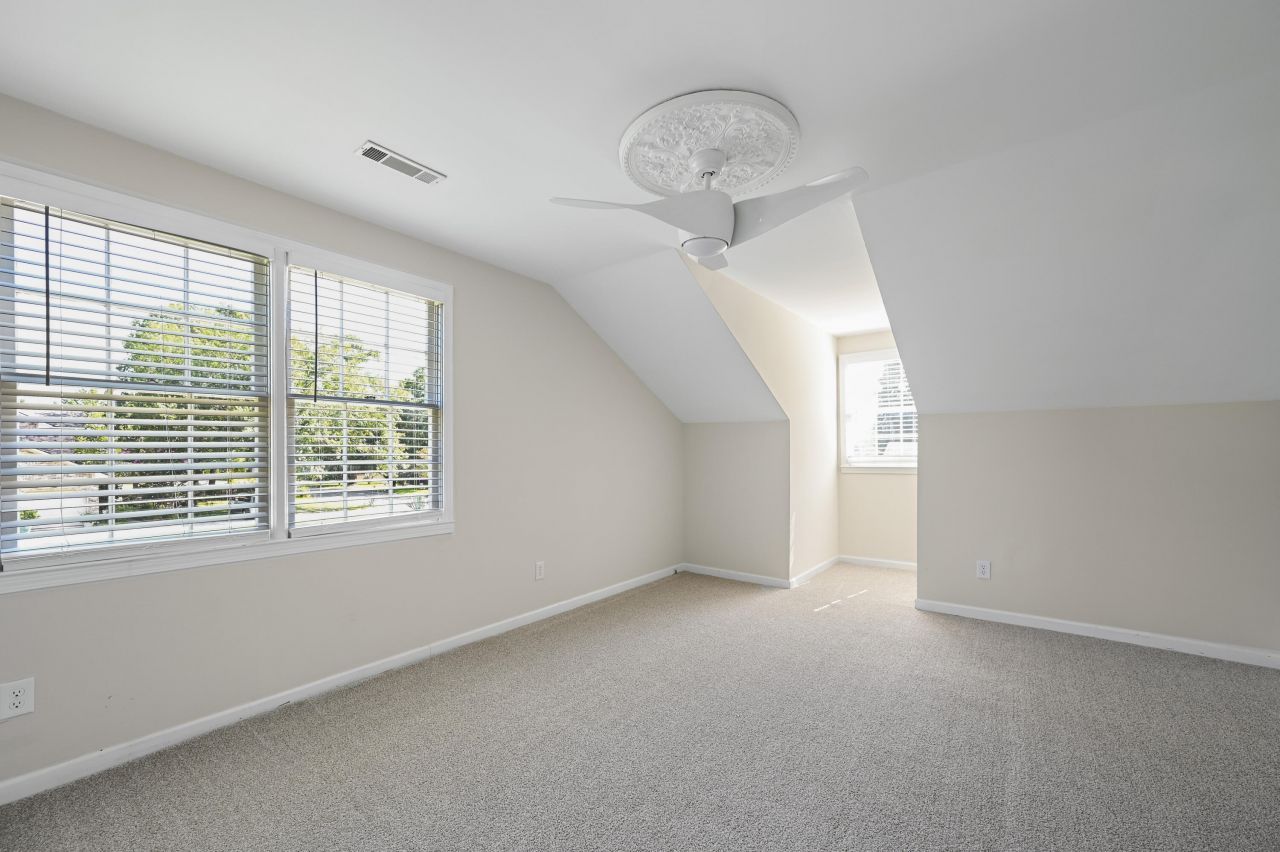 8131 Waltham Road Photo 12