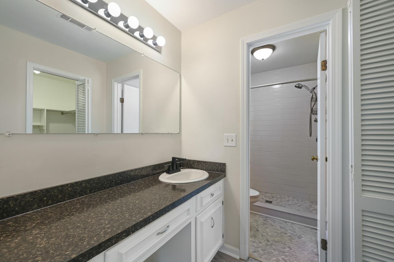 8131 Waltham Road Photo 13