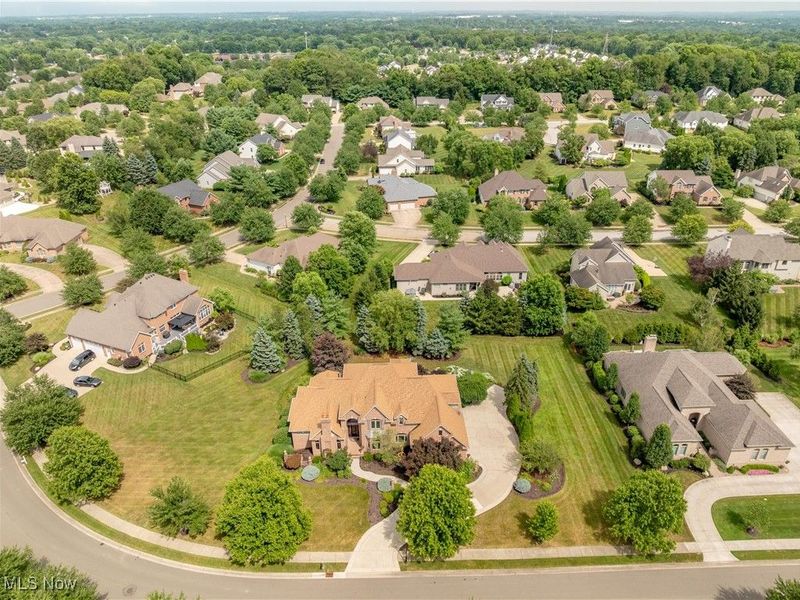 1542 Alexandria Parkway SE, North Canton, OH 44709 Photo 2