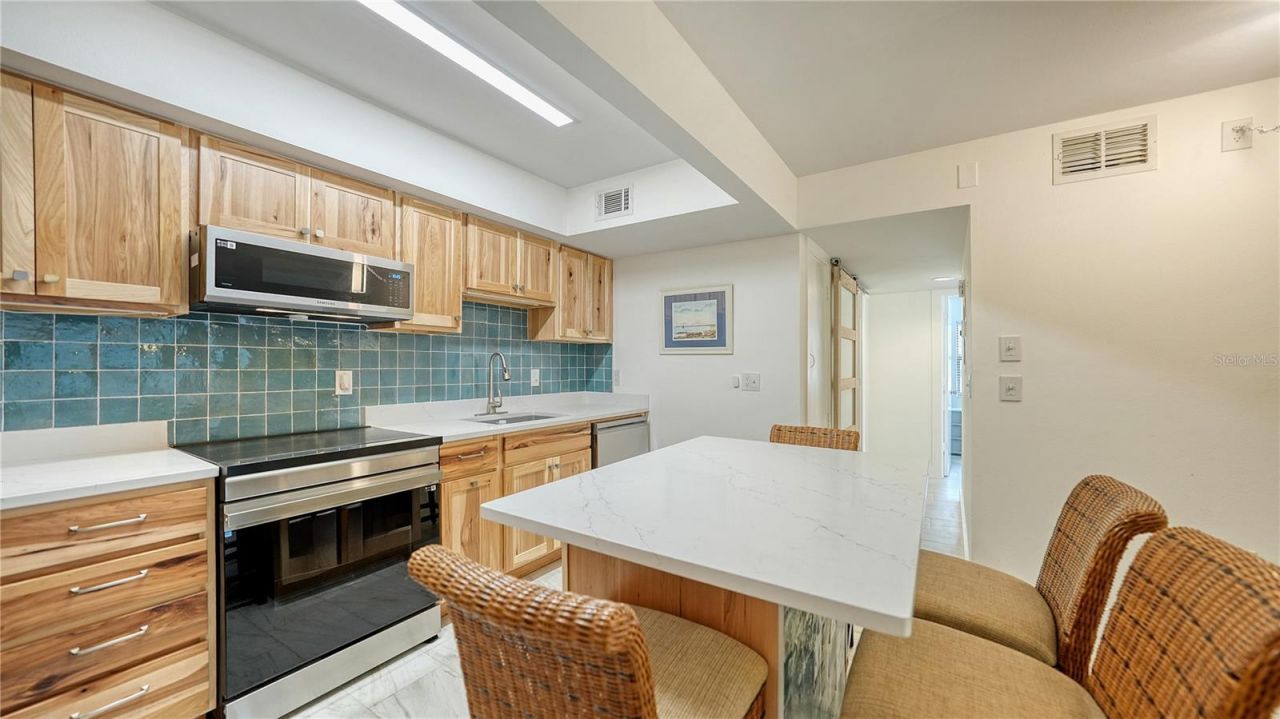 631 N Orange Avenue, Unit 107, Sarasota, FL 34236 Photo