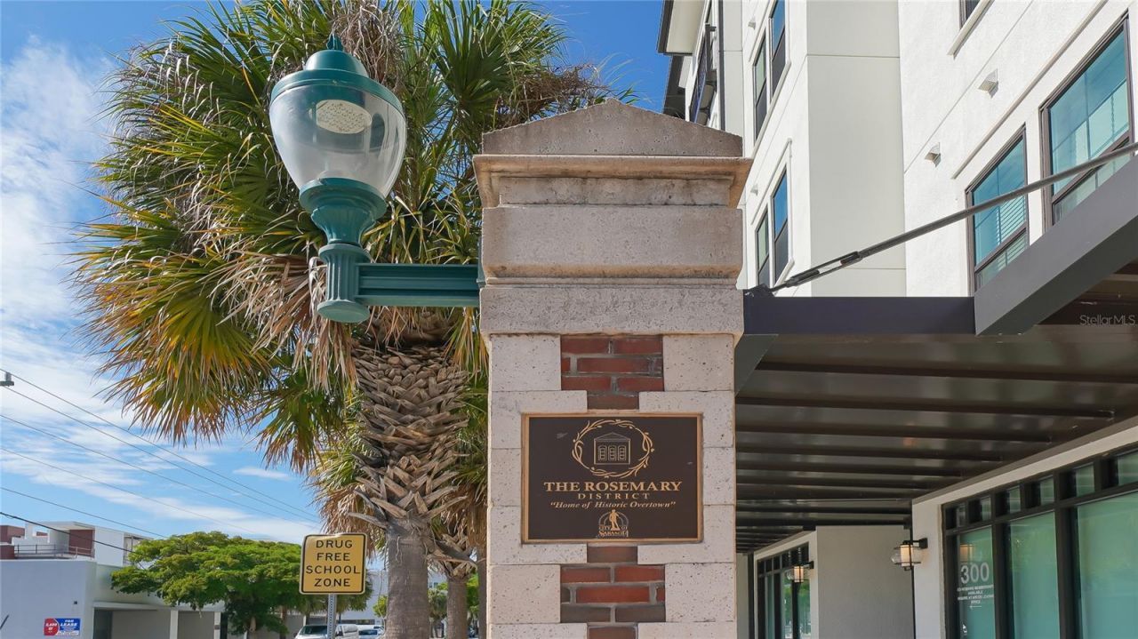 631 N Orange Avenue, Unit 107, Sarasota, FL 34236 Photo