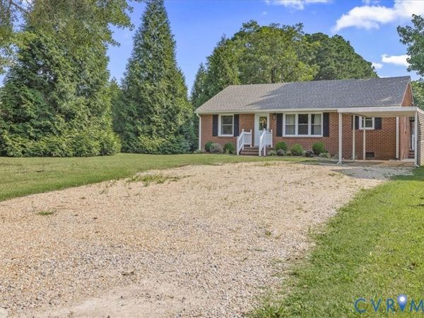 223 Virginia Avenue, Wakefield, VA 23888