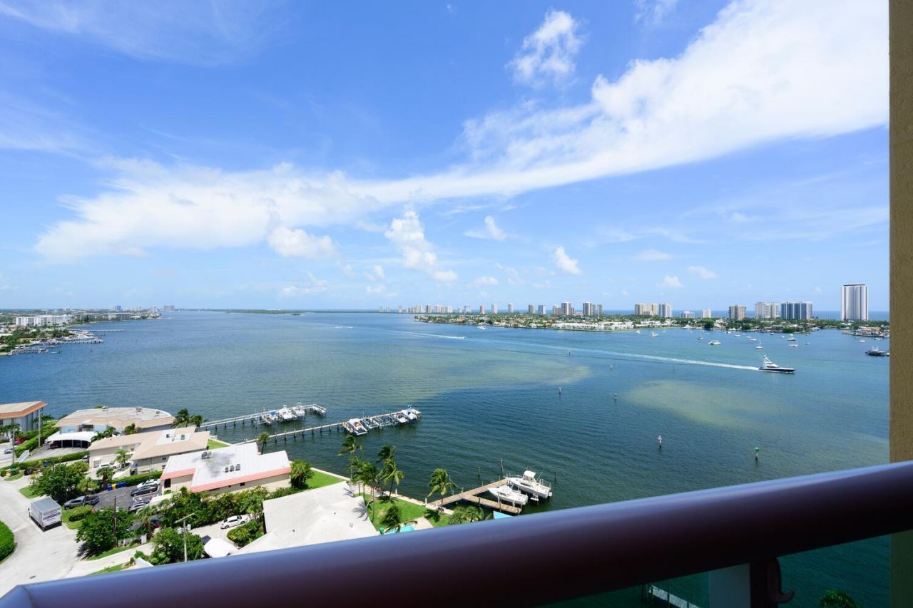 2650 Lake Shore Drive, Unit 1602, Riviera Beach, FL 33404 Photo