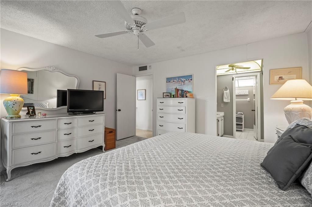 555 Park Shore Dr, Unit B212, Naples, FL 34103 Photo