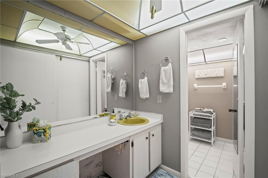 555 Park Shore Dr, Unit B212, Naples, FL 34103 Photo