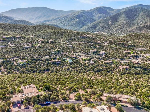 830 Vista Canada Lane, Santa Fe, NM 87501