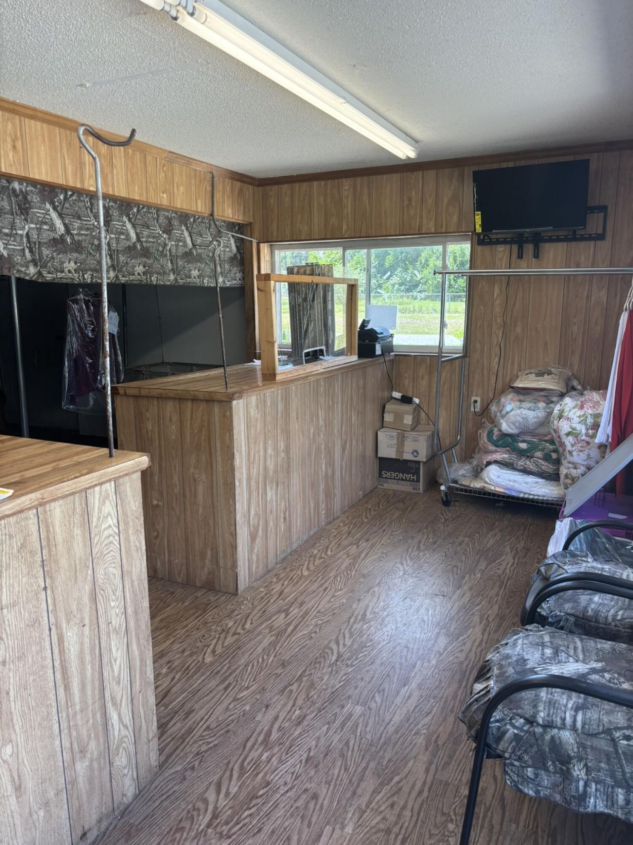 591 Bowman Avenue Photo 4