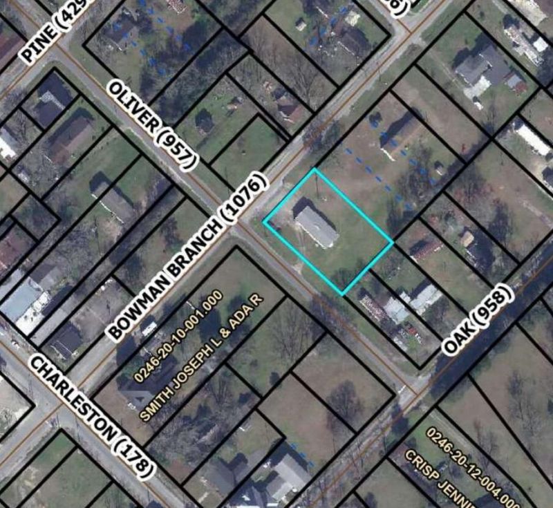 591 Bowman Avenue Photo 7