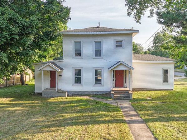 423 E Division Street, Dowagiac, MI 49047