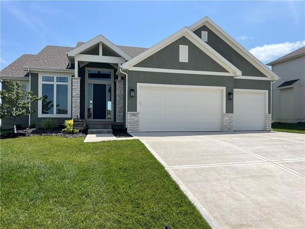 9306 Pickering Street, Lenexa, KS 66227