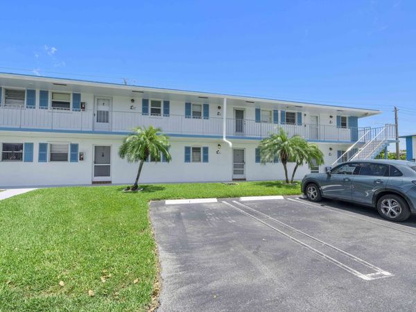 1115 Lake Terrace, Unit 111, Boynton Beach, FL 33426