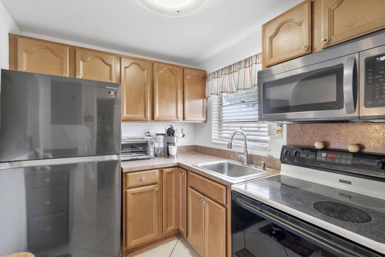 1115 Lake Terrace, Unit 111, Boynton Beach, FL 33426 Photo