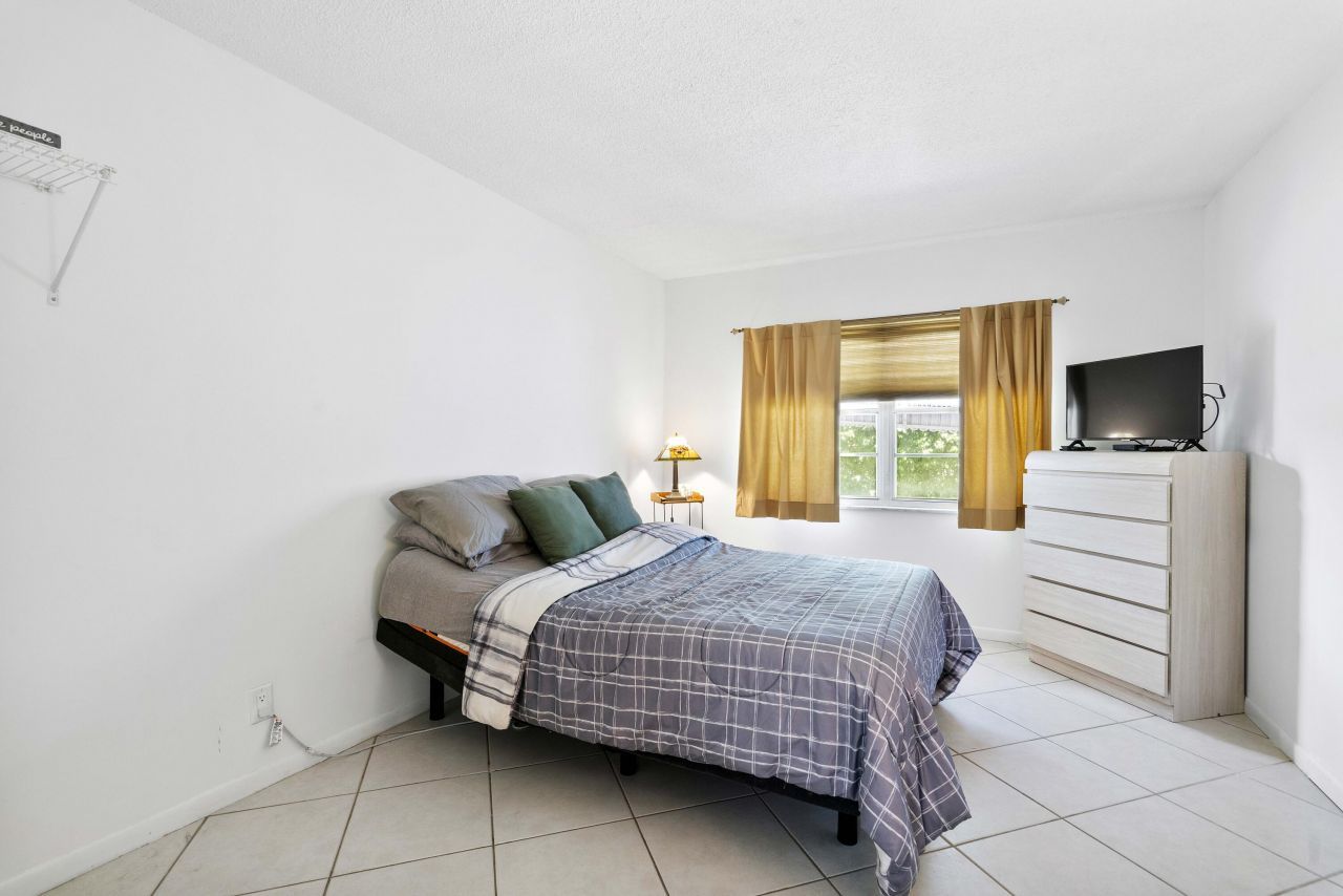 1115 Lake Terrace, Unit 111, Boynton Beach, FL 33426 Photo